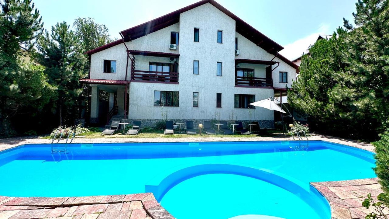 Tian-Shan Hotel Bischkek Exterior foto