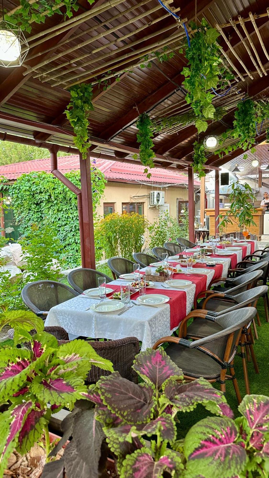 Tian-Shan Hotel Bischkek Exterior foto